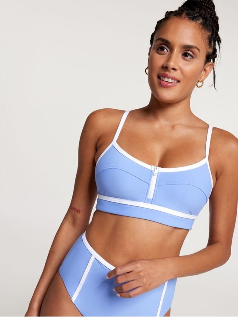 CALIA by Carrie Underwood Light Blue and White Zip-Front Sports Bralette